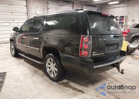 2011 GMC Yukon Xl 1500 Denali z USA, uszkodzony, nr VIN 1GKS2MEF3BR141591